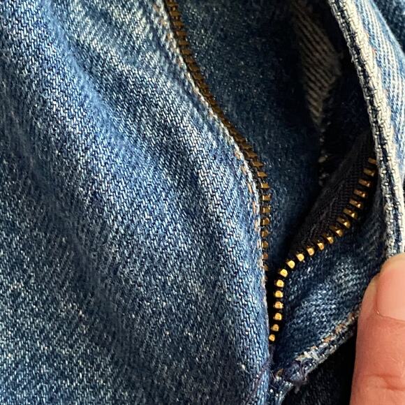 Levis Vintage 900 Series Woman's Size 27 Inch High Waist Double Button Fly Jeans - Picture 12 of 16